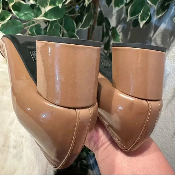 Prada patent leather buckle pumps size 38 - Picture 7 of 16